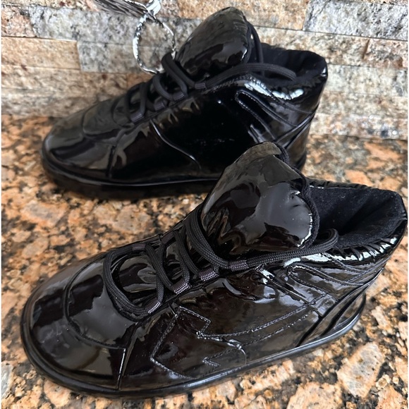 Off-White High Top Sneakers - Picture 5 of 8